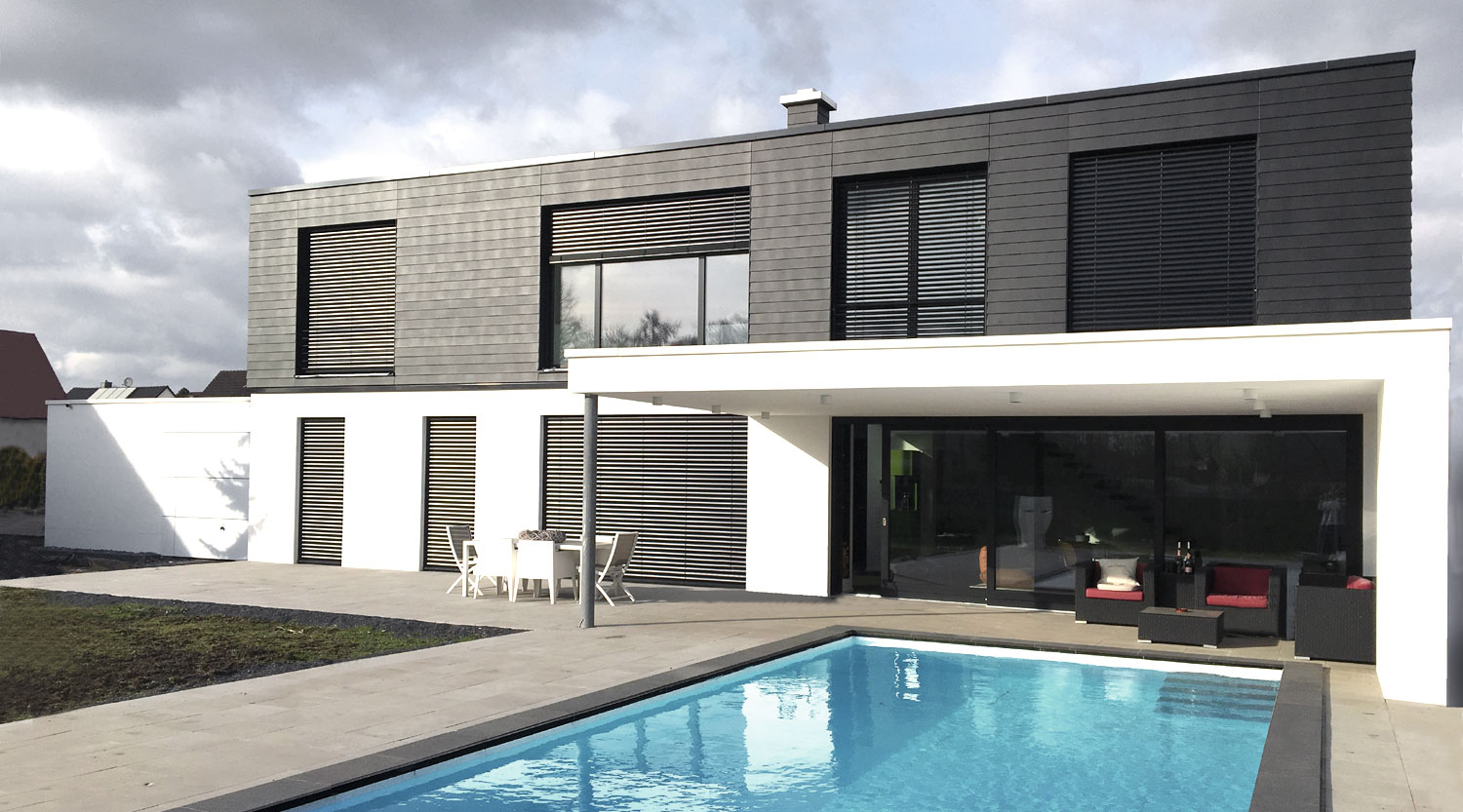 heiderich-architekten-luenen-zweifamilienhaus-p-luenen-pool-mit-terrasse